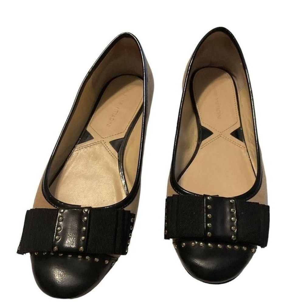 Adrienne Vittadini Slip On Flat Leather Tan Black/ Bow/ Studs Flats size 7